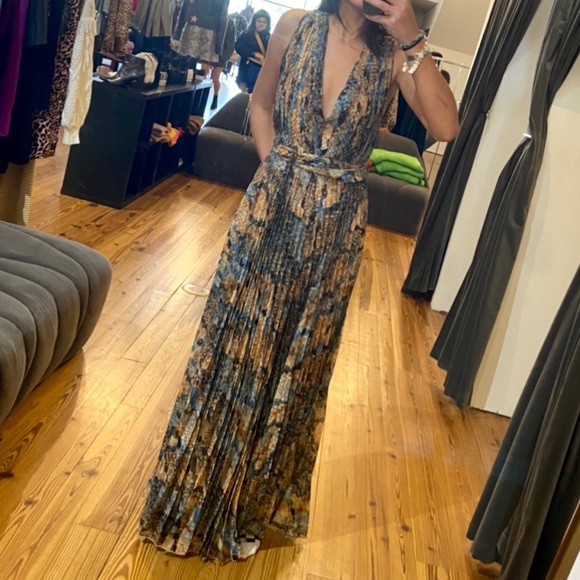 Dress - Picture 3 of 4